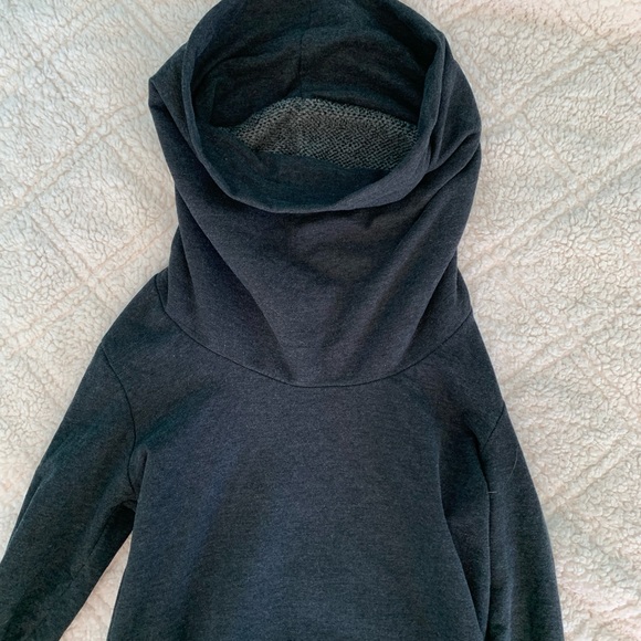 BENCH WOMANS MEDIUM GREY ULTRA SOFT COWL NECK HOODED PULLOVER. Like new. - Picture 4 of 6